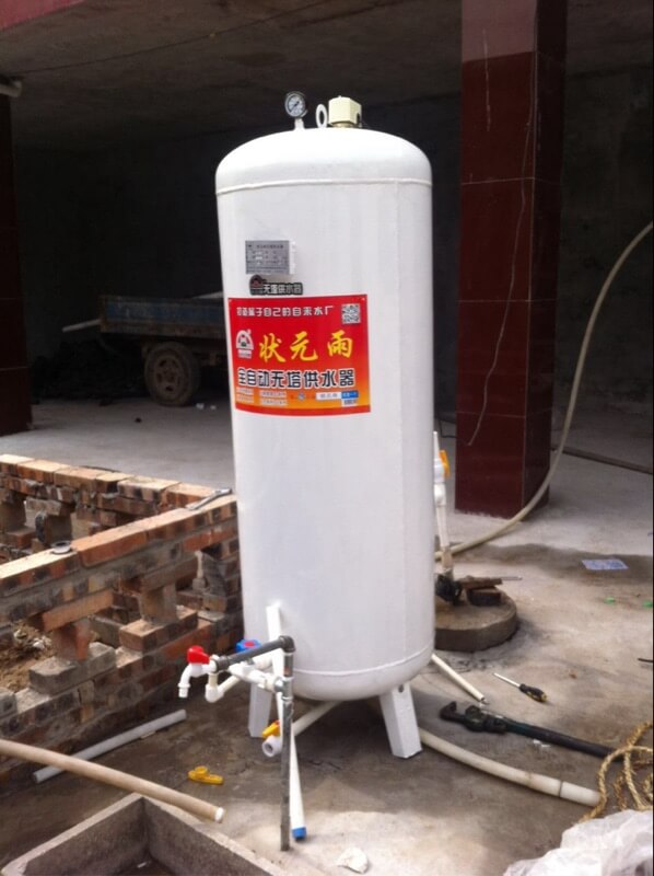 狀元雨全自動(dòng)無塔供水器/無塔供水壓力罐占地少，優(yōu)點(diǎn)多
